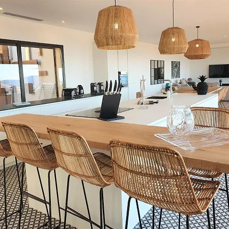 Villa Magnifique Pour 8 Personnes A Ile-rousse *
